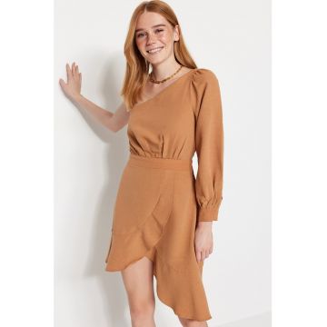 Rochie asimetrica cu decolteu pe un umar Rochie asimetrica cu decolteu pe un umar
