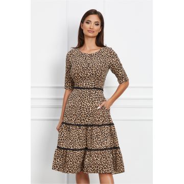 Rochie Fabia bej cu animal print si volanase