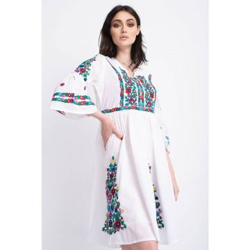 Rochie tip ie traditionala din bumbac alb cu model brodat multicolor S (36)