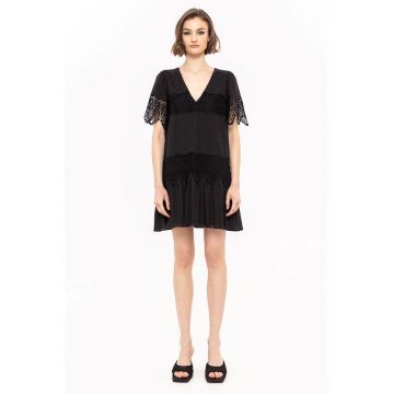 Rochie mini cu insertii brodate