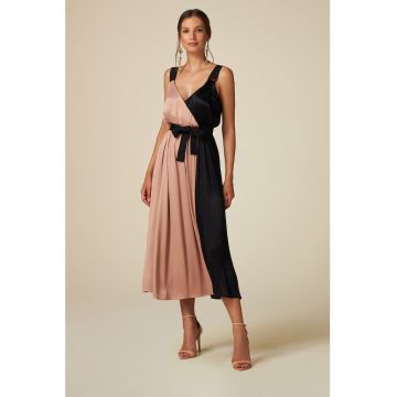 Rochie cu decolteu in V si model in doua tonuri