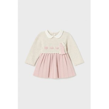 Rochie evazata cu maneci lungi