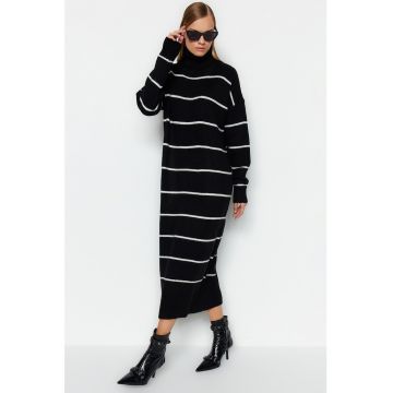 Rochie lunga in dungi cu maneci cazute