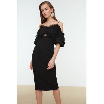 Rochie midi cambrata cu insertii din dantela