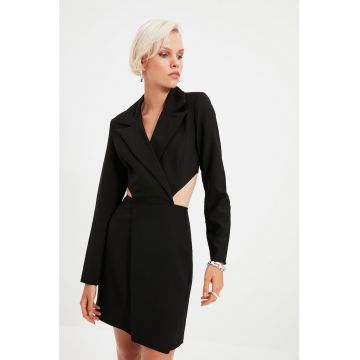 Rochie mini cu decupaj Rochie mini cu decupaj