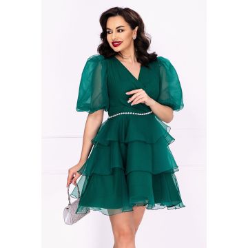 Rochie de ocazie verde din organza in clos accesorizata cu strssuri