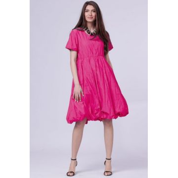 Rochie gogosar din vascoza creponata, taiata in talie, fucsia