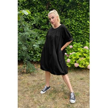 Rochie midi gogosar neagra, cu aplicatie de dantela, din bumbac