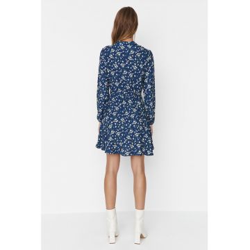 Rochie cu imprimeu floral si cordon in talie