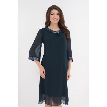 Rochie din voal bleumarin accesorizata cu paiete