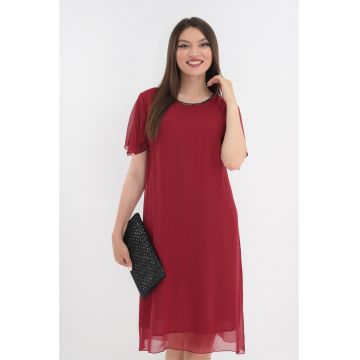 Rochie din voal bordo cu margelute la decolteu