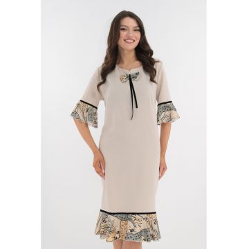 Rochie eleganta crem cu volanase la tiv si maneci