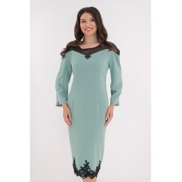 Rochie eleganta vernil cu broderie neagra