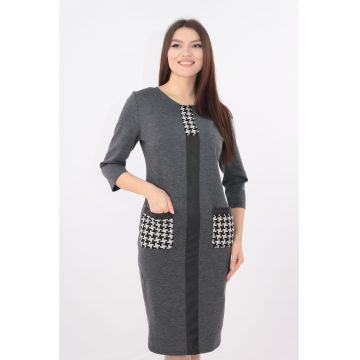 Rochie gri cu banda decorativa si model geometric