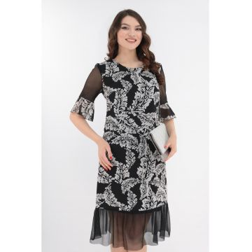 Rochie lejera cu imprimeu floral maxi alb si volanas la tiv