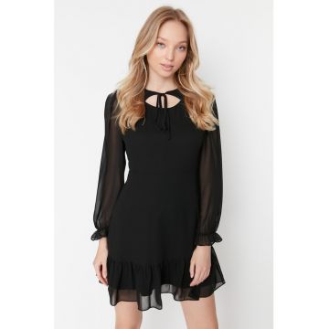 Rochie mini cu decupaj