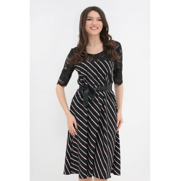 Rochie neagra cu dungi si dantela fina