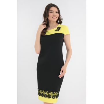 Rochie neagra cu insertii galbene si dantela