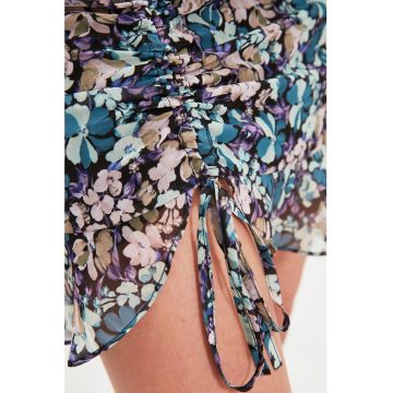 Rochie cu model floral si snur cu fronseuri