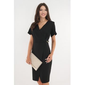 Rochie eleganta neagra cu decolteu parte peste parte si accesoriu in talie