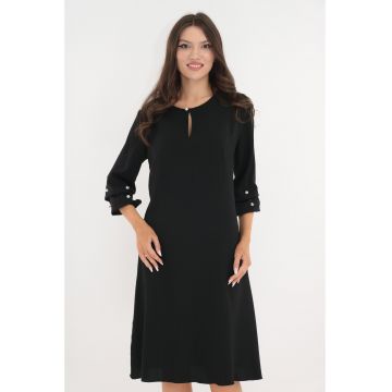 Rochie evazata neagra cu maneci bufante si perlute