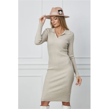 Rochie Mirabela bej din tricot reiat cu guler ascutit