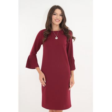 Rochie office bordo cu lantisor si volanase