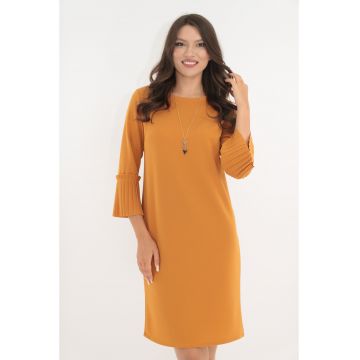 Rochie office mustar cu lantisor si volanase