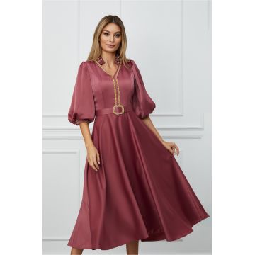 Rochie Sara roz coniac din satin cu strasuri si curea in talie