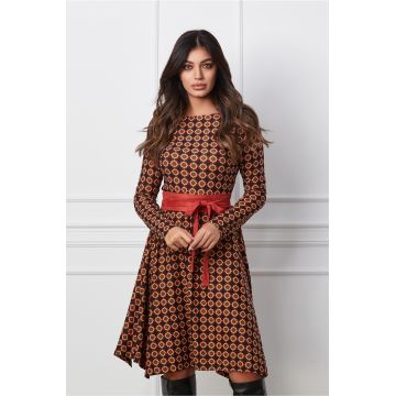 Rochie Tania neagra cu imprimeu caramiziu si cordon in talie
