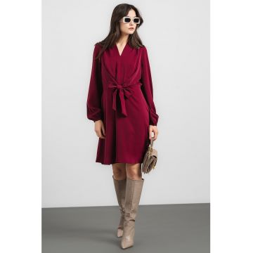 Rochie cu detaliu innodat