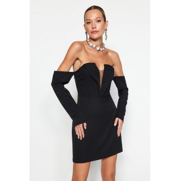 Rochie mini cu decolteu pe umeri