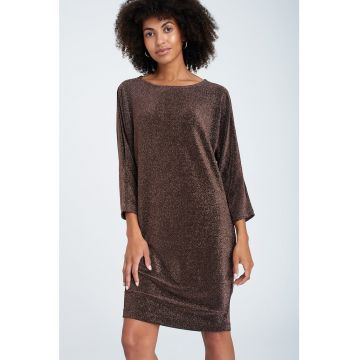Rochie cu aspect stralucitor si decupaje