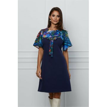 Rochie Ella Collection Sore bleumarin cu imprimeu multicolor la bust