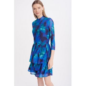 Rochie mini cu imprimeu si maneci 3/4