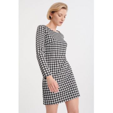 Rochie mini cu model houndstooth