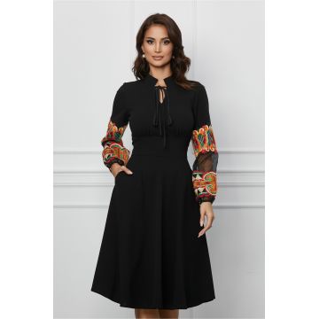 Rochie Moze neagra cu maneci din organza si broderie traditionala