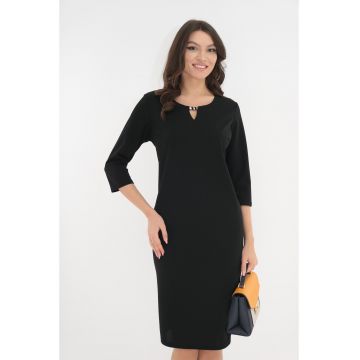 Rochie office neagra cu accesoriu argintiu la decolteu