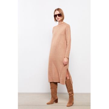 Rochie-pulover cu slituri laterale