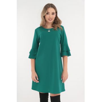 Rochie verde-smarald cu volanase la maneci si lantisor argintiu