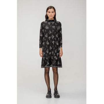 Rochie evazata cu buzunare laterale