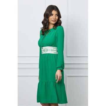 Rochie Moze verde cu broderie in talie