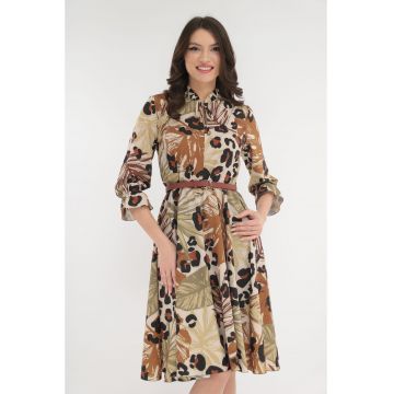 Rochie clos cu animal print si cu o curea maro in talie