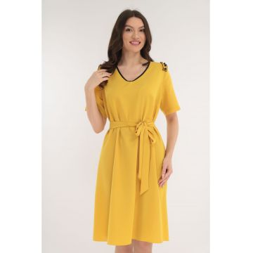 Rochie casual galbena cu volane si perle pe umeri