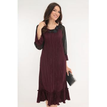 Rochie eleganta grena cu broderie la decolteu