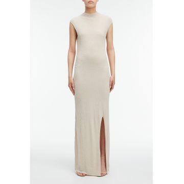 Rochie fara maneci cu croiala bodycon si slit lateral