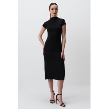 Rochie midi cu maneci scurte si slit pe spate - Negru