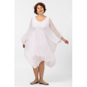 Rochie alba, midi, ampla, din matase si vascoza, cu detaliu sub bust, in colturi