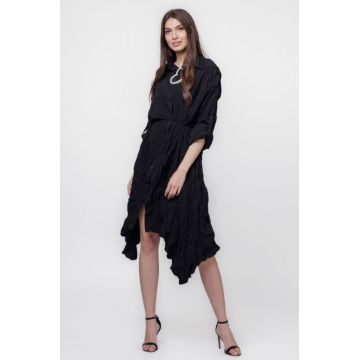 Rochie camasa creponata, in colturi, neagra