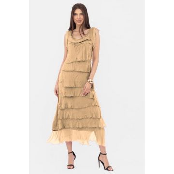 Rochie  camel din matase si vascoza cu  volane franjurate suprapuse, fara maneci